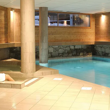 4 Pers, Avec Piscine Et Garage - Fr-1-598-192 Appartement Les Gets